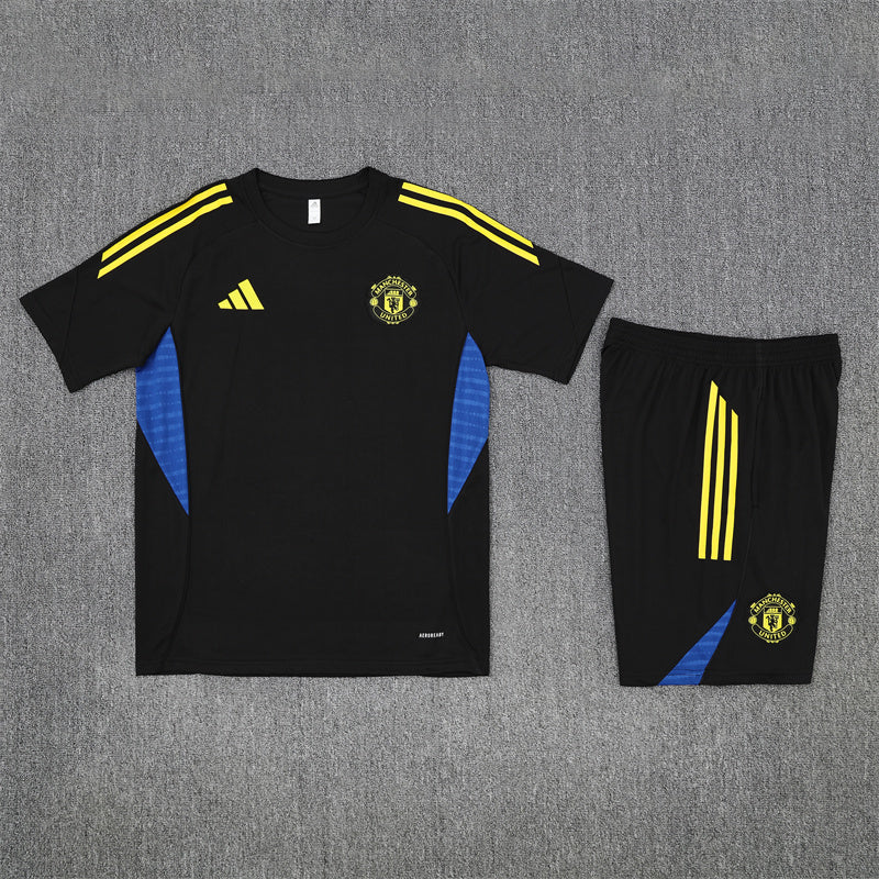 Manchester United Training Tracksuits 25/26 Football Kit product image 2