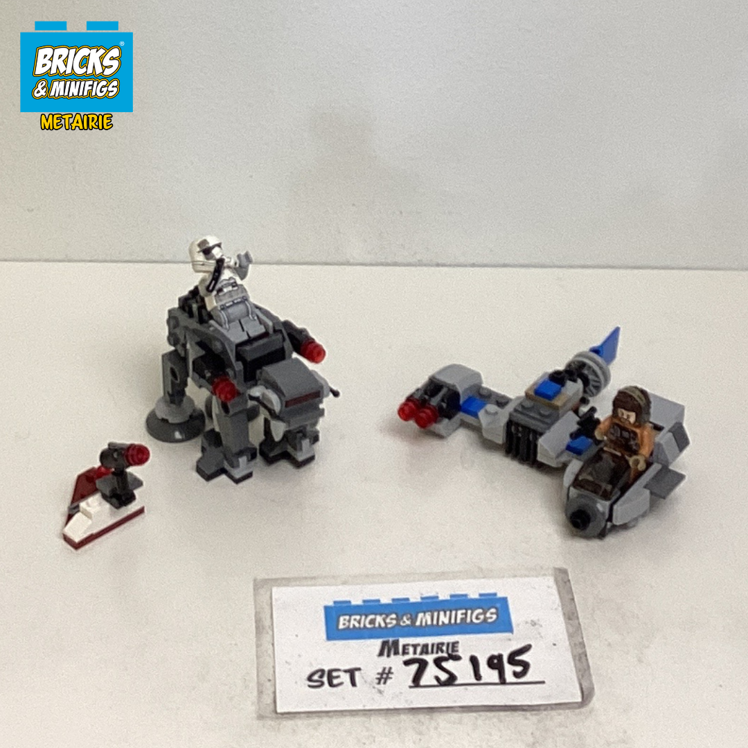 75195 Ski Speeder vs. First Order Walker Microfighters (U) product image 1, provided for visual reference and product detail