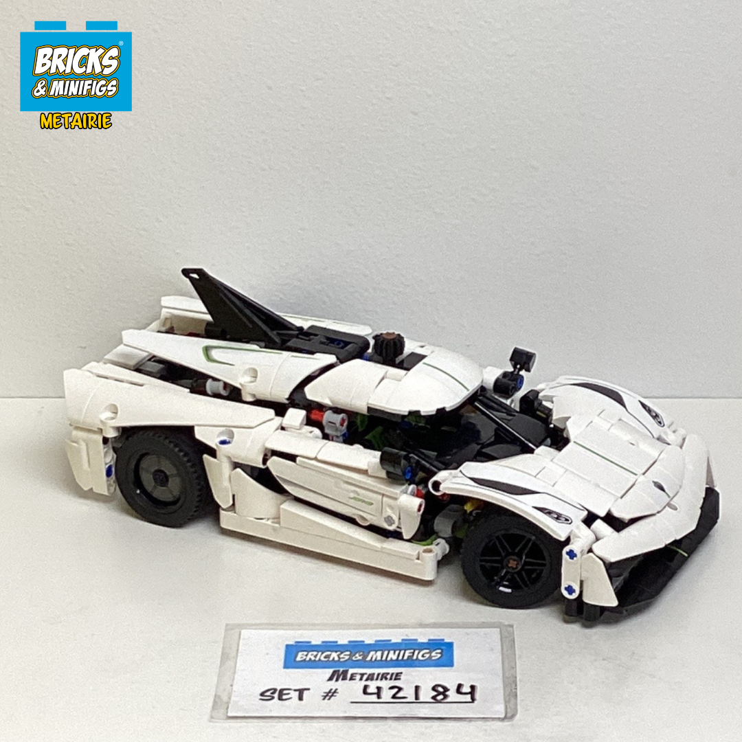 42184 Koenigsegg Jesko Absolut White Hypercar (U) product image 1, provided for visual reference and product detail review