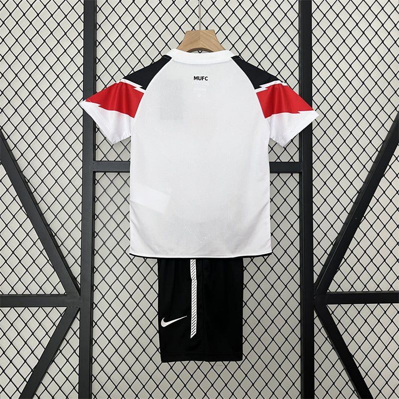 Retro Kids Manchester United Away Jersey 10/11 product image 10
