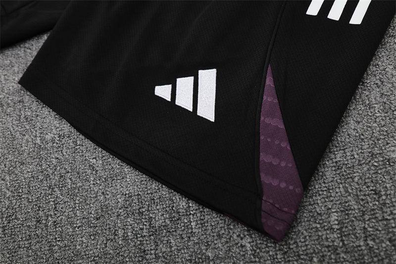 Manchester United Training Tracksuits 25/26 Football Kit product image 18