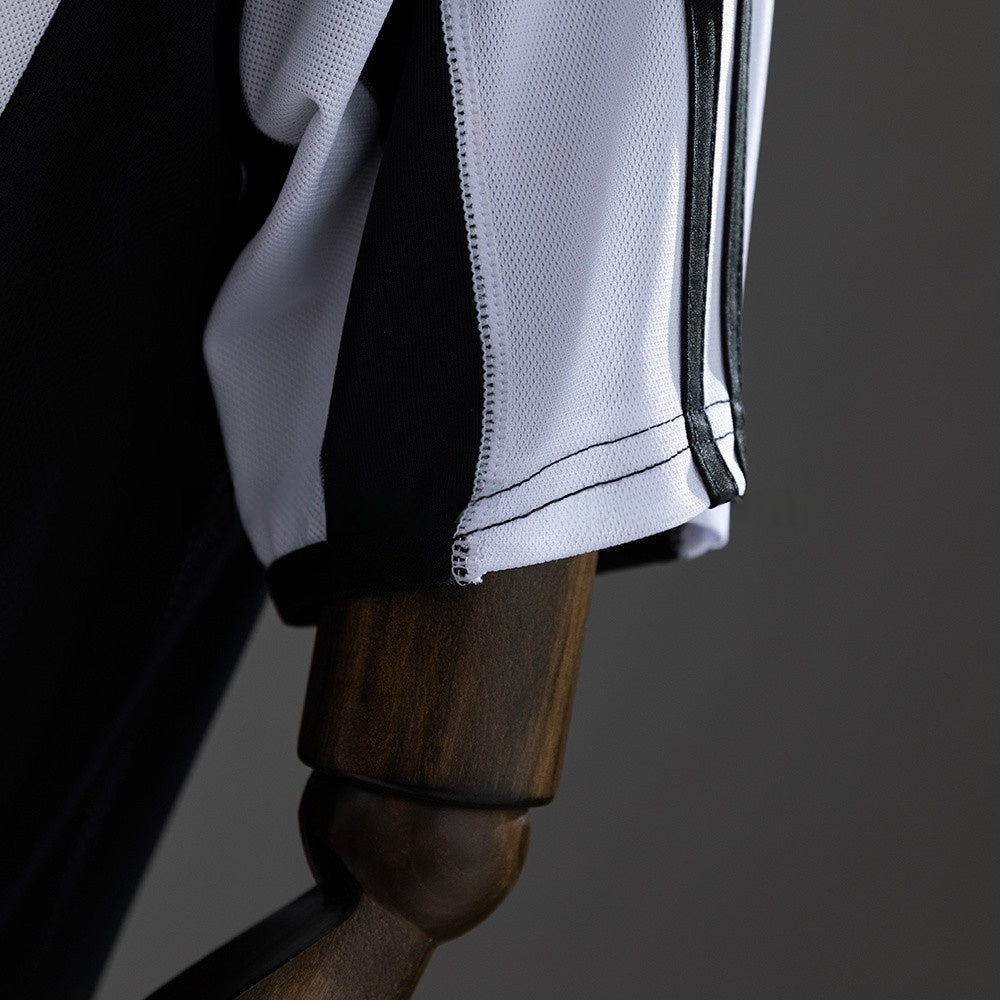 Newcastle United Jersey 2003-05 Home Retro Football Kit product image 3