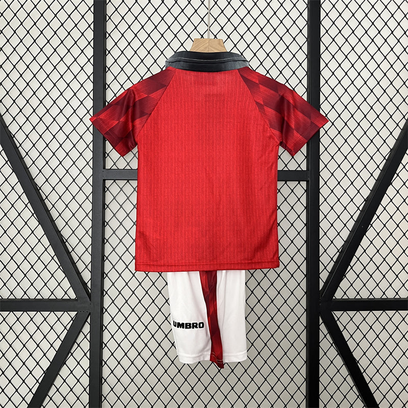 Retro Kids Manchester United Home Jersey 96/97 product image 7
