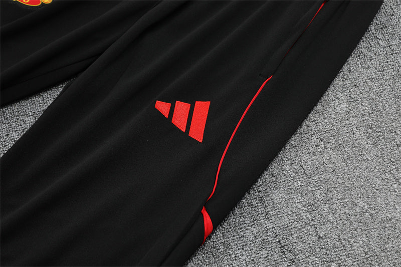 Manchester United Training Tracksuits 25/26 Football Kit product image 10