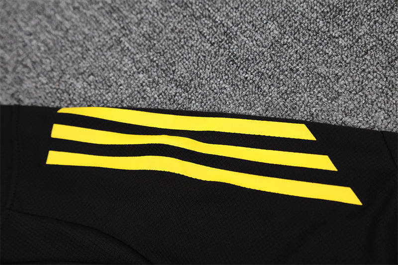 Manchester United Training Tracksuits 25/26 Football Kit product image 7