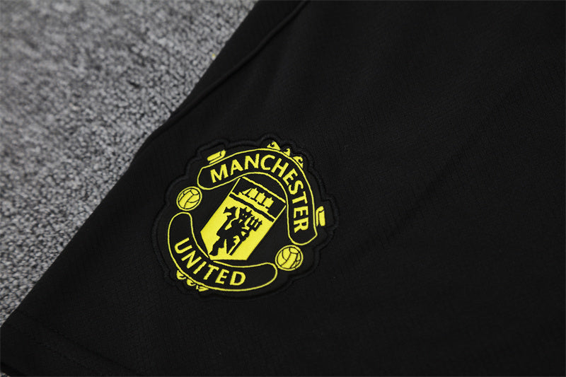 Manchester United Training Tracksuits 25/26 Football Kit product image 17