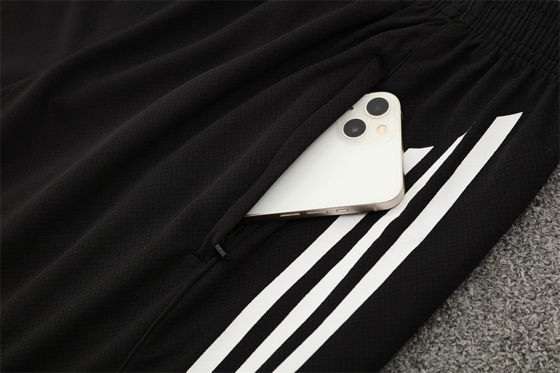 Manchester United Training Tracksuits 25/26 Football Kit product image 4