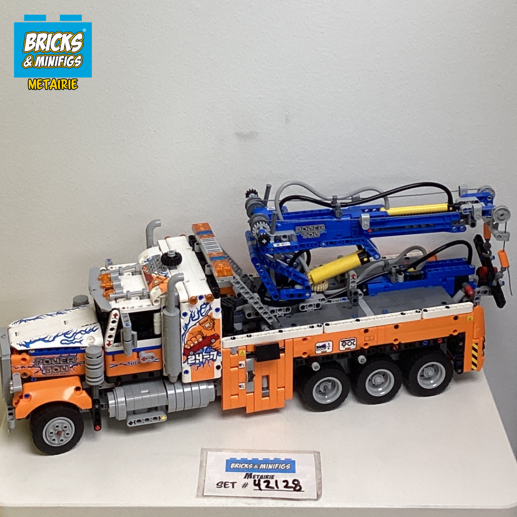 42128 Heavy-Duty Tow Truck (U) product image 1, provided for visual reference and product detail review
