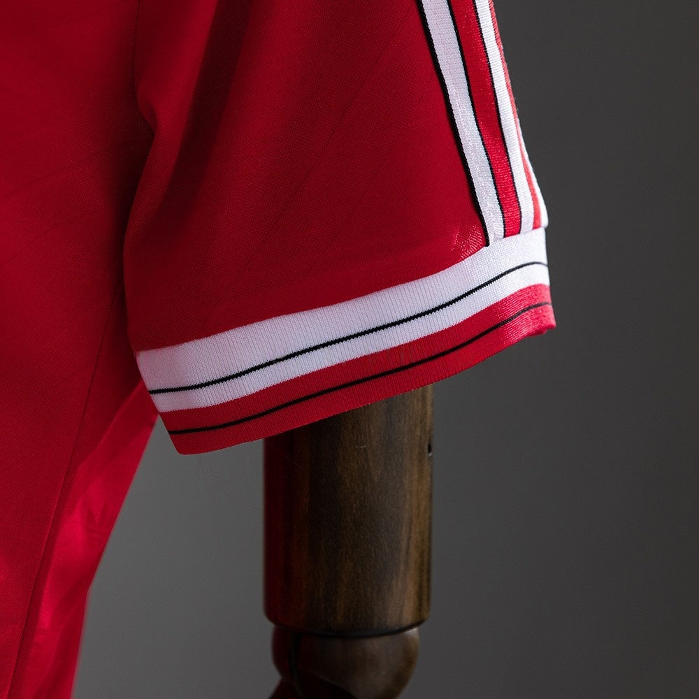 Manchester United Jersey 1986-88 Home Retro Kit product image 3