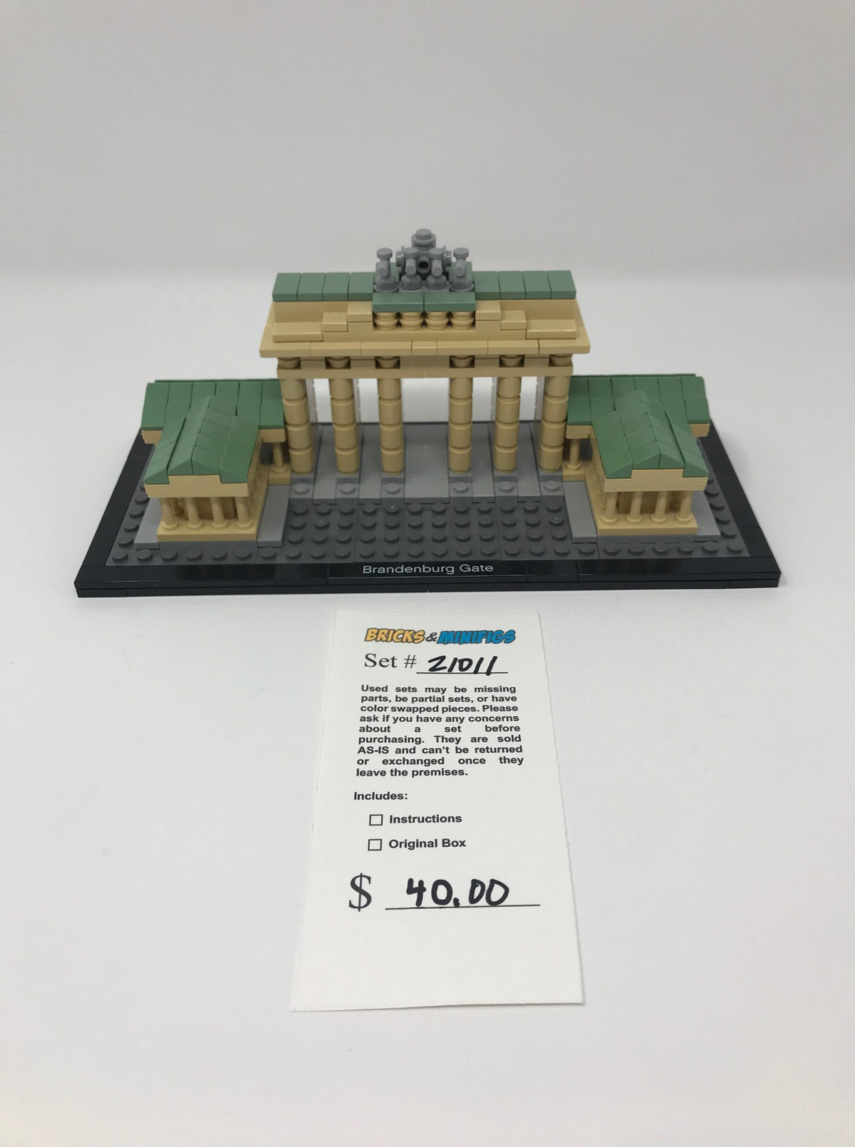 21011 Brandenburg Gate (U) product image 1, provided for visual reference and product detail review