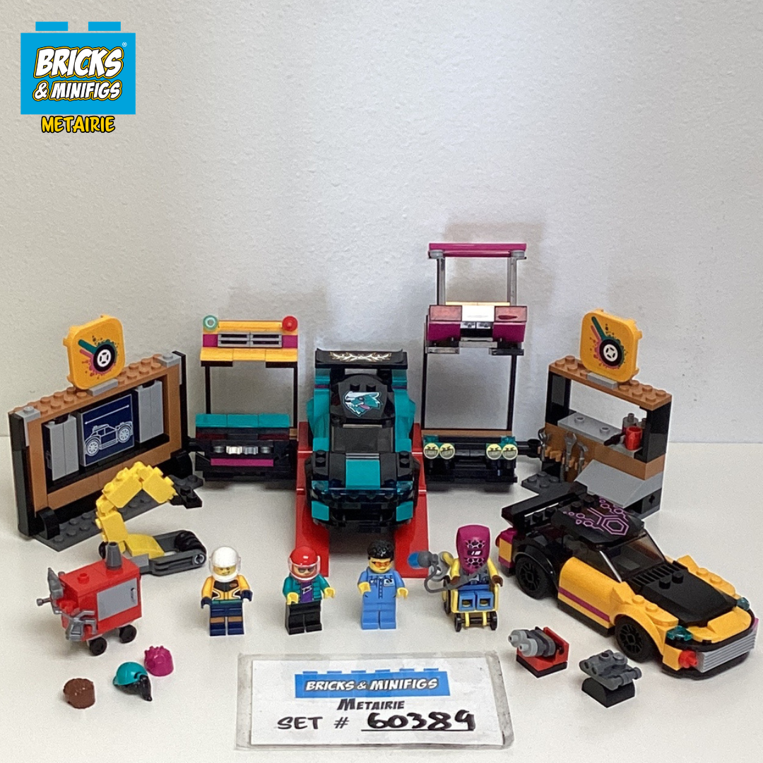 60389 Custom Car Garage (U) product image 1, provided for visual reference and product detail review