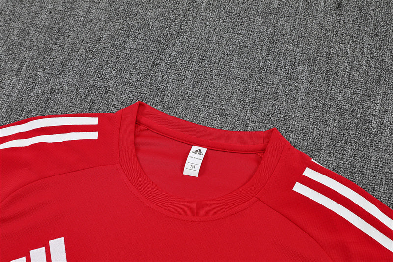 Manchester United Training Tracksuits 25/26 Football Kit product image 3