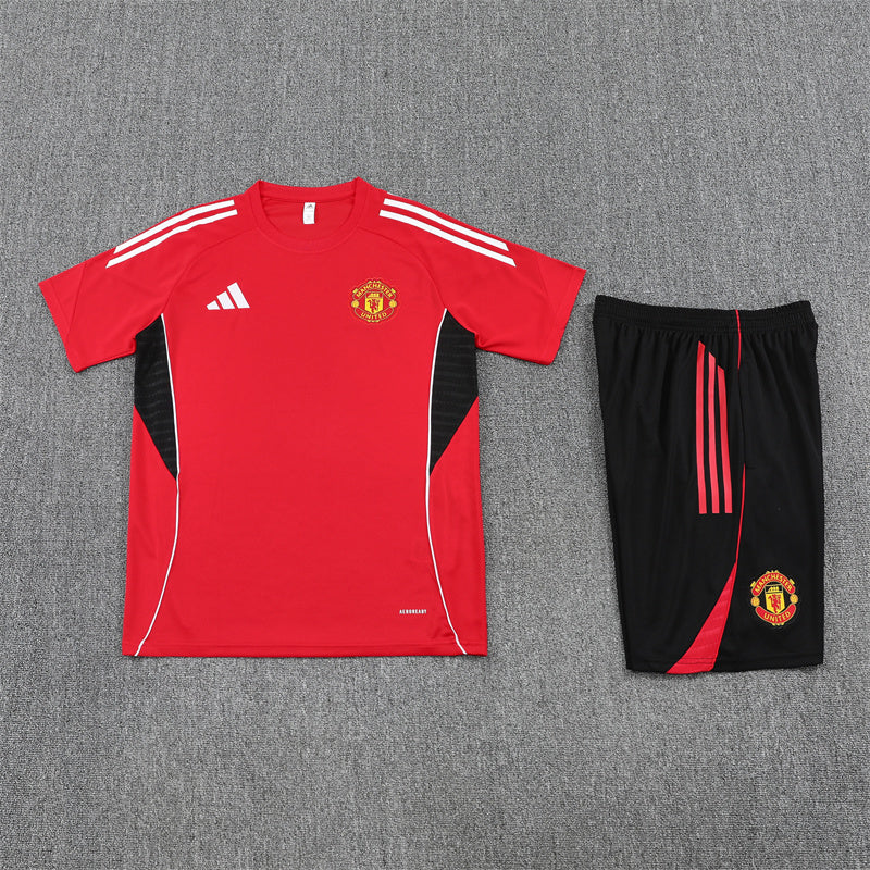 Manchester United Training Tracksuits 25/26 Football Kit product image 2