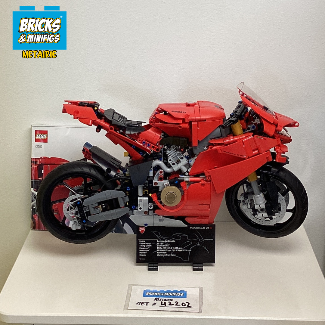 42202 Ducati Panigale V4 S Motorcycle (U) product image 1, provided for visual reference and product detail review