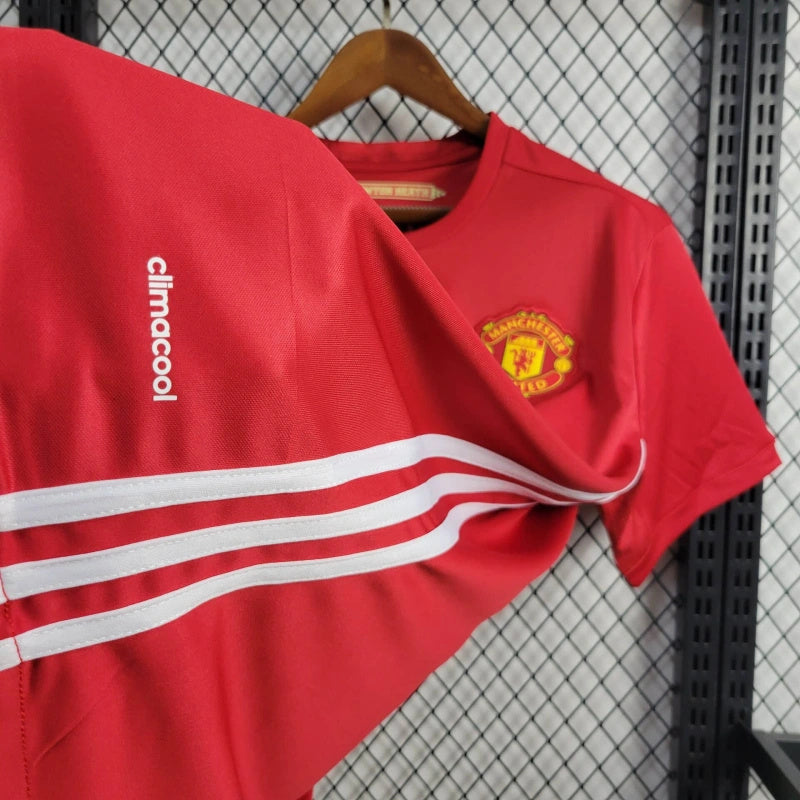 Retro Manchester United Home Kit 16/17 Football Jersey product image 2