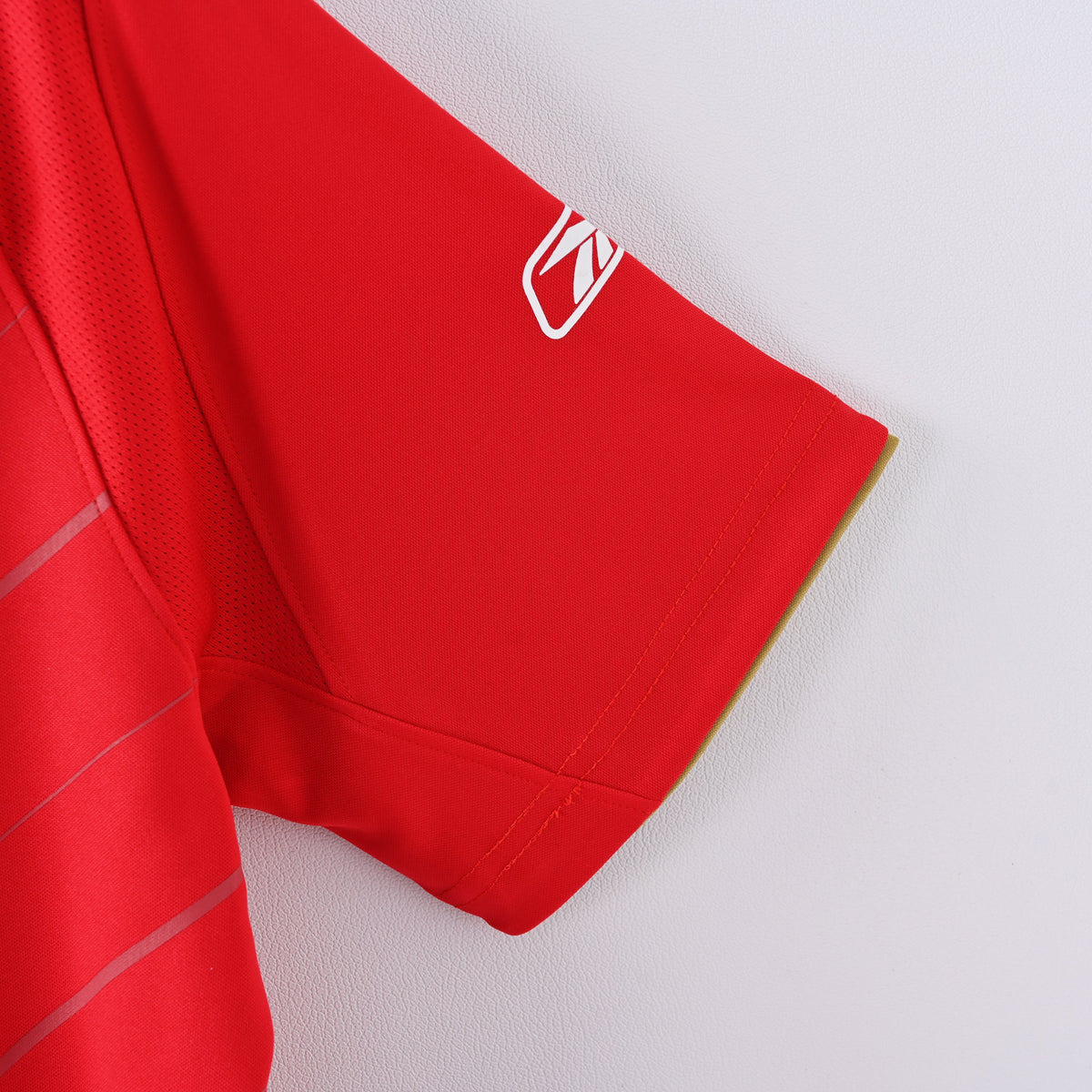 Retro Liverpool Jersey 2005-06 Home Football KIt Soccer product image 3