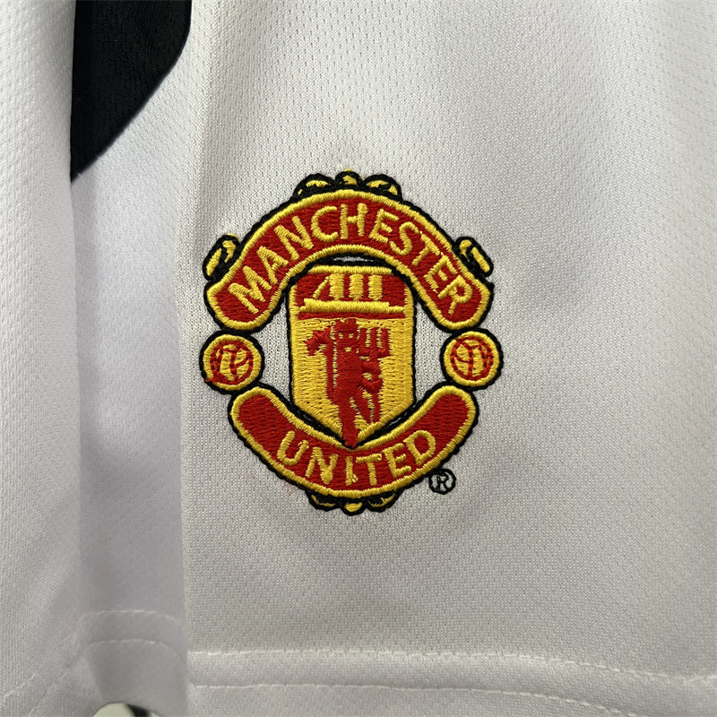 Retro Kids Manchester United Home Jersey 02/04 product image 4