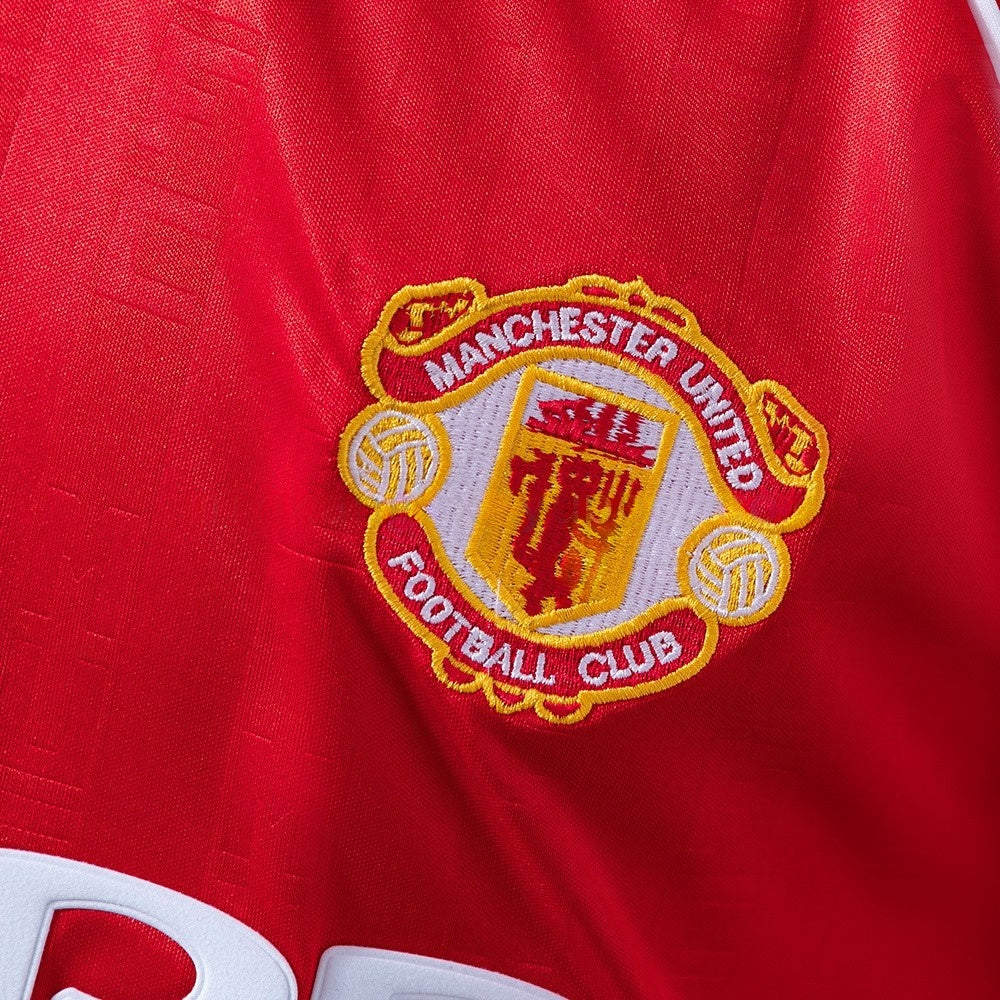 Manchester United Jersey 1998-00 Home Retro Kit product image 5