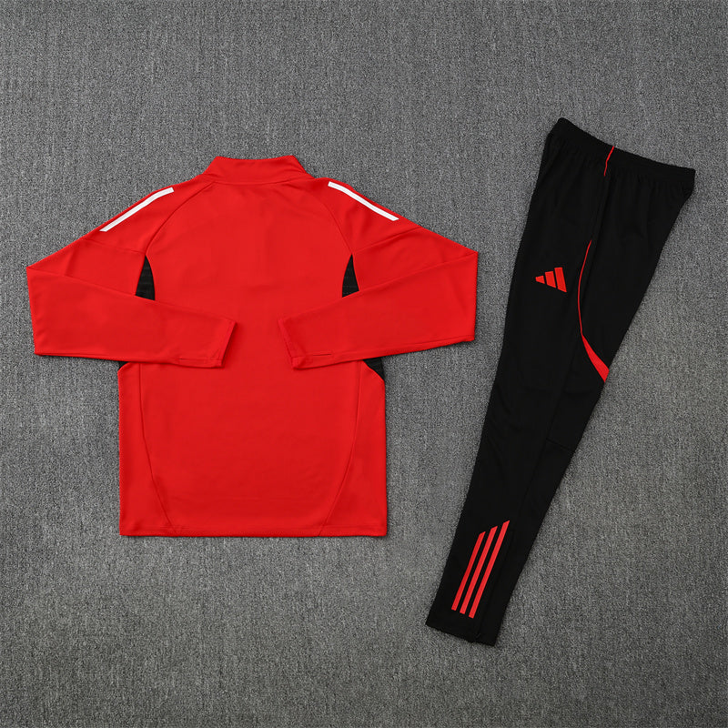 Manchester United Training Tracksuits 25/26 Football Kit product image 10