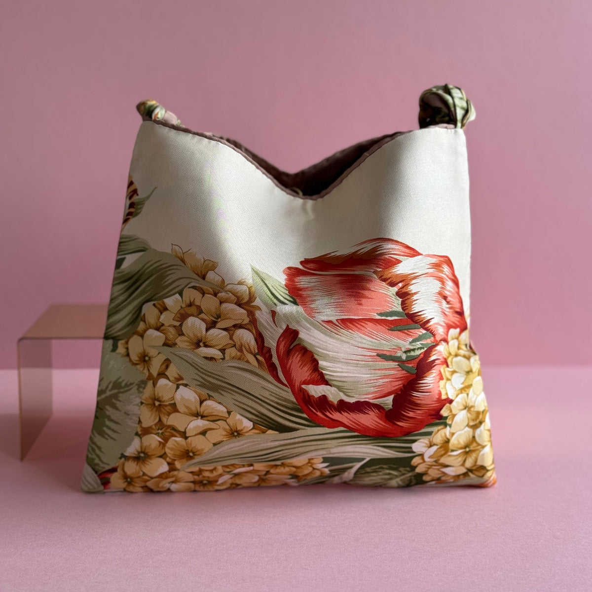 The Confetti Le Saque Petit ~ Vintage Gucci ‘Hydrangea & Tulips’