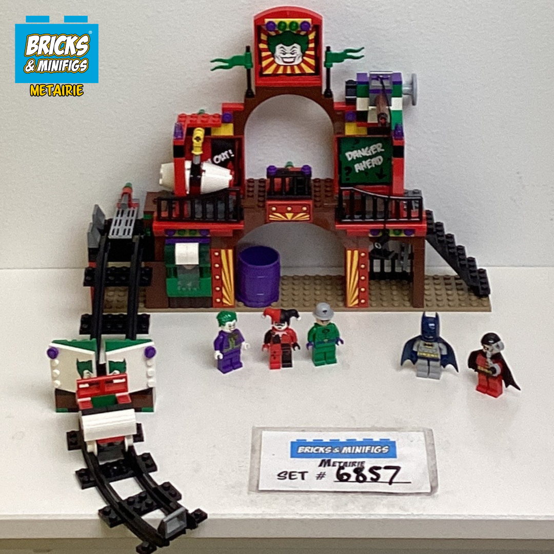 6857 The Dynamic Duo Funhouse Escape (U) product image 1, provided for visual reference and product detail review