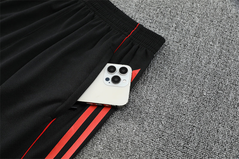 Manchester United Training Tracksuits 25/26 Football Kit product image 5