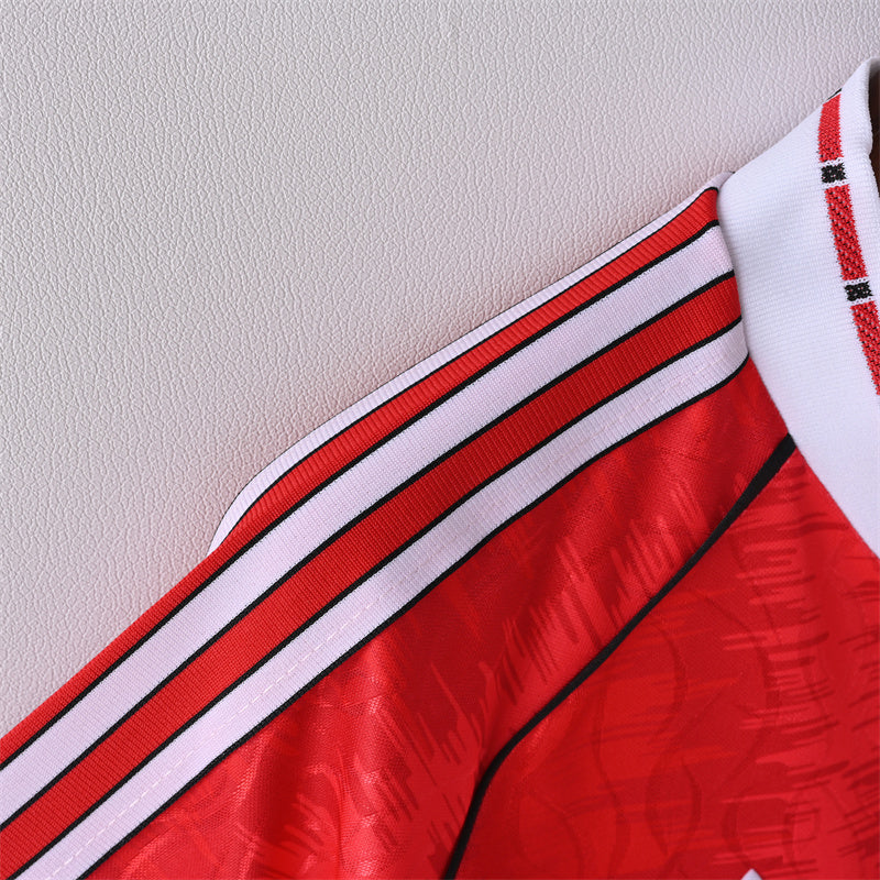 Retro Manchester United Jersey 1991-92 Home Football Kit product image 3