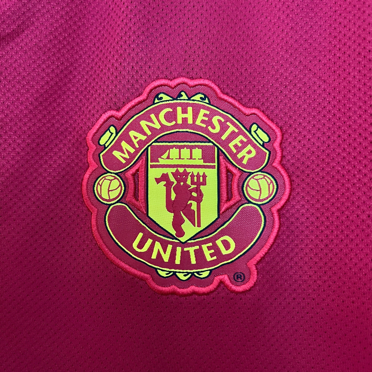 Retro Manchester United Jersey 2011-12 Home Football Kit product image 2