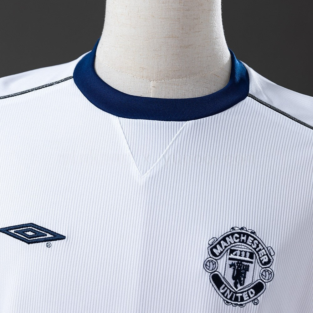 Manchester United Jersey 2000-01 Away Retro Kit Long Sleeve product image 7
