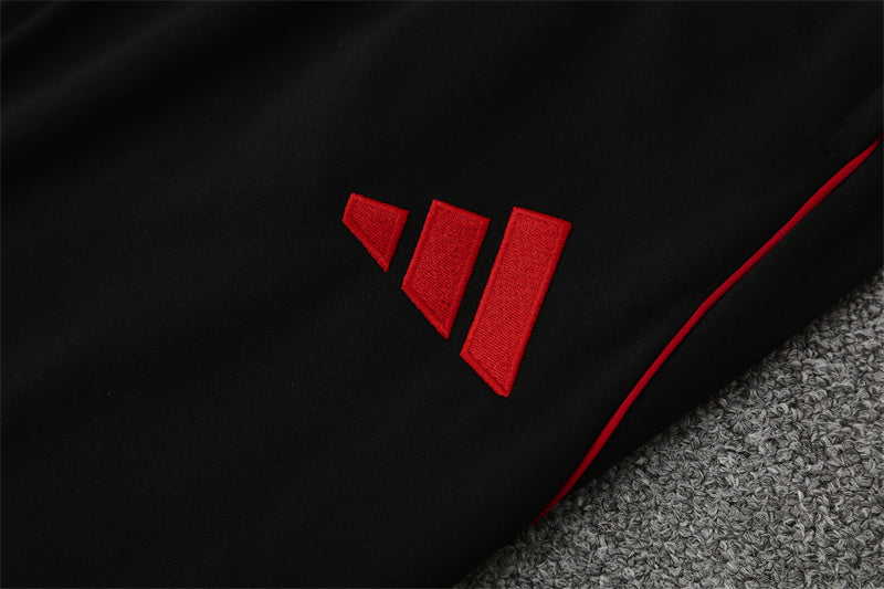 Manchester United Training Tracksuits 25/26 Football Kit product image 18