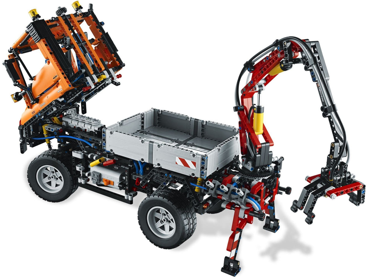 8110 Mercedes-Benz Unimog U 400 product image 2, provided for visual reference and product detail review