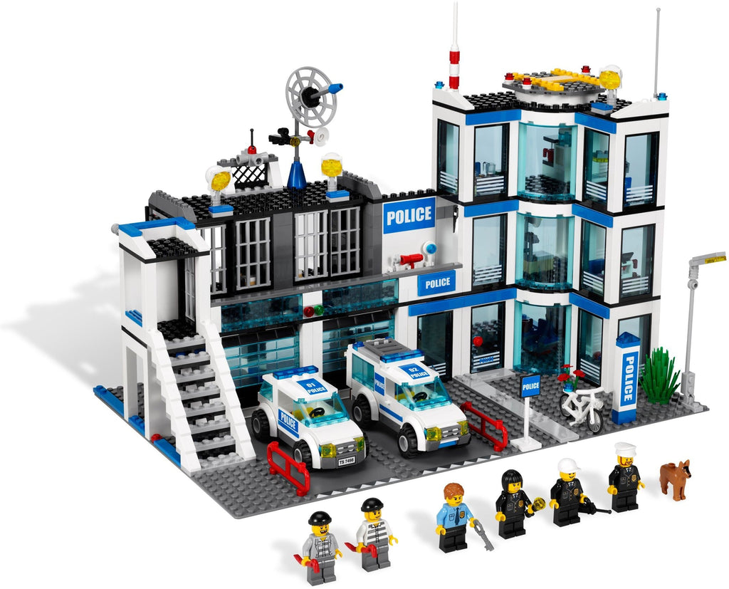 7498 Police Station PRE-OWNED CERTIFIED product image 3, provided for visual reference and product detail review