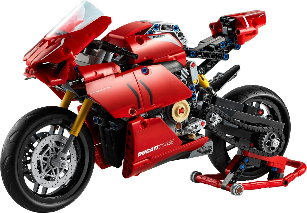 42107 Ducati Panigale V4 R PRE-OWNED CERTIFIED product image 2, provided for visual reference and product detail review
