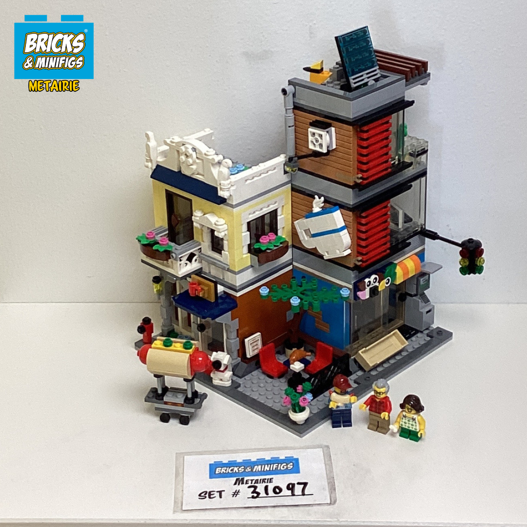 31097 Townhouse Pet Shop & Café (U) product image 1, provided for visual reference and product detail review