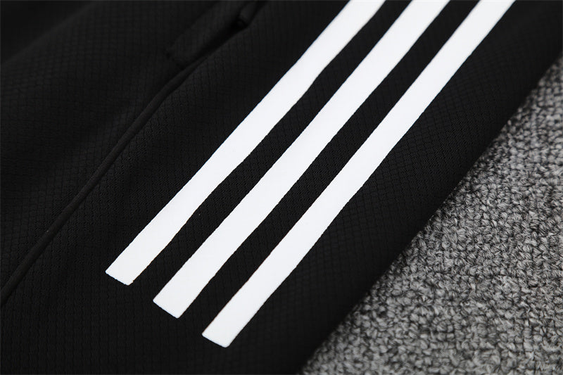 Manchester United Training Tracksuits 25/26 Football Kit product image 17