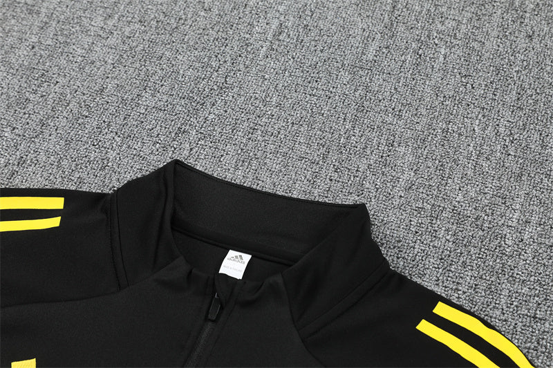 Manchester United Training Tracksuits 25/26 Football Kit product image 3