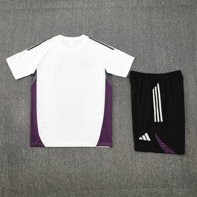 Manchester United Training Tracksuits 25/26 Football Kit product image 3