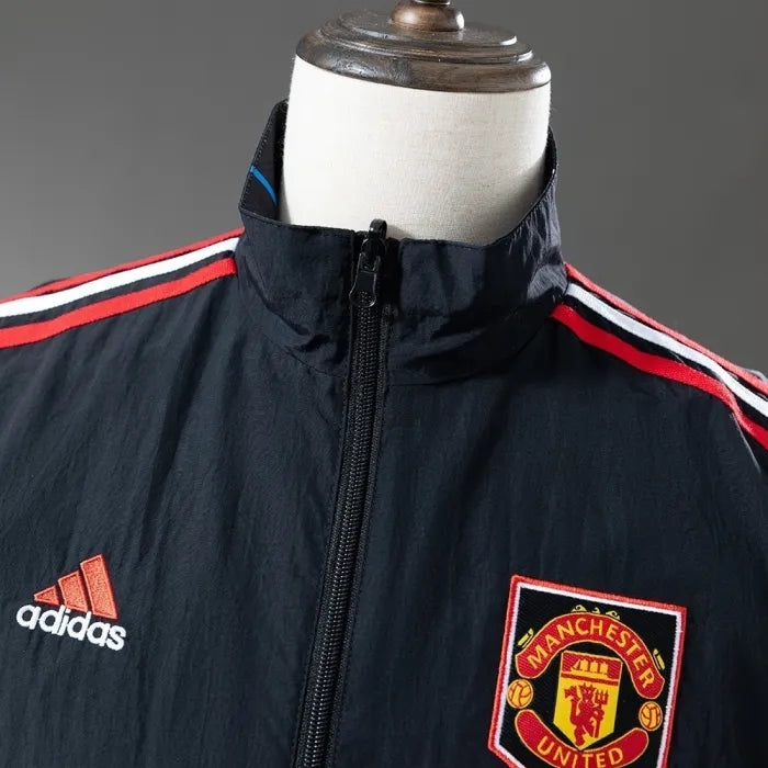 Manchester United Windbreaker 2025/26 Reversible Football product image 4
