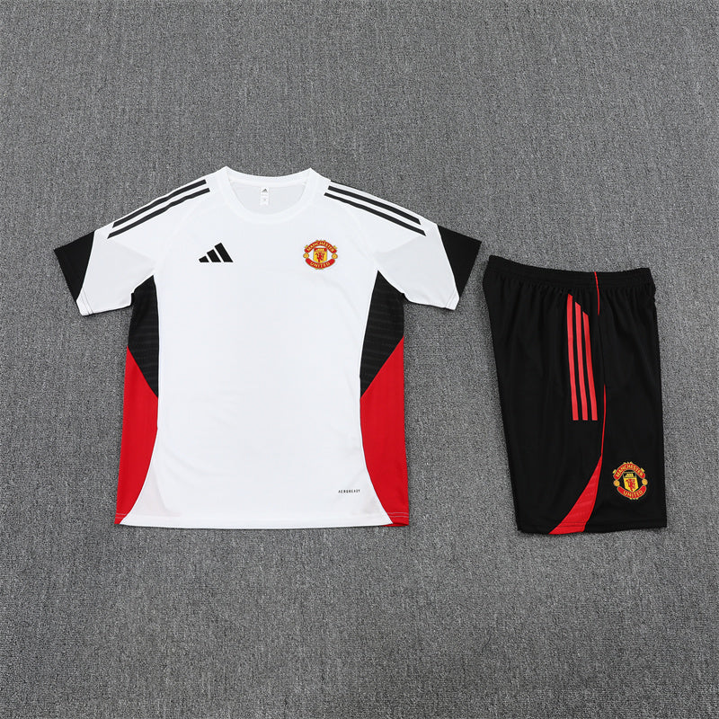 Manchester United Training Tracksuits 25/26 Football Kit product image 2
