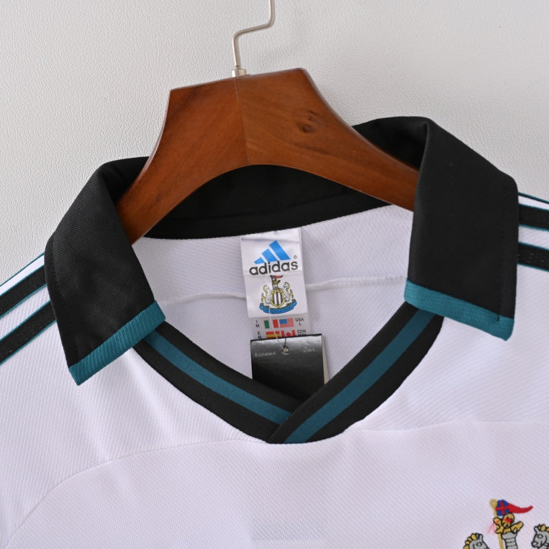 Retro Newcastle United Jersey 1999-00 Away Football Kit product image 2