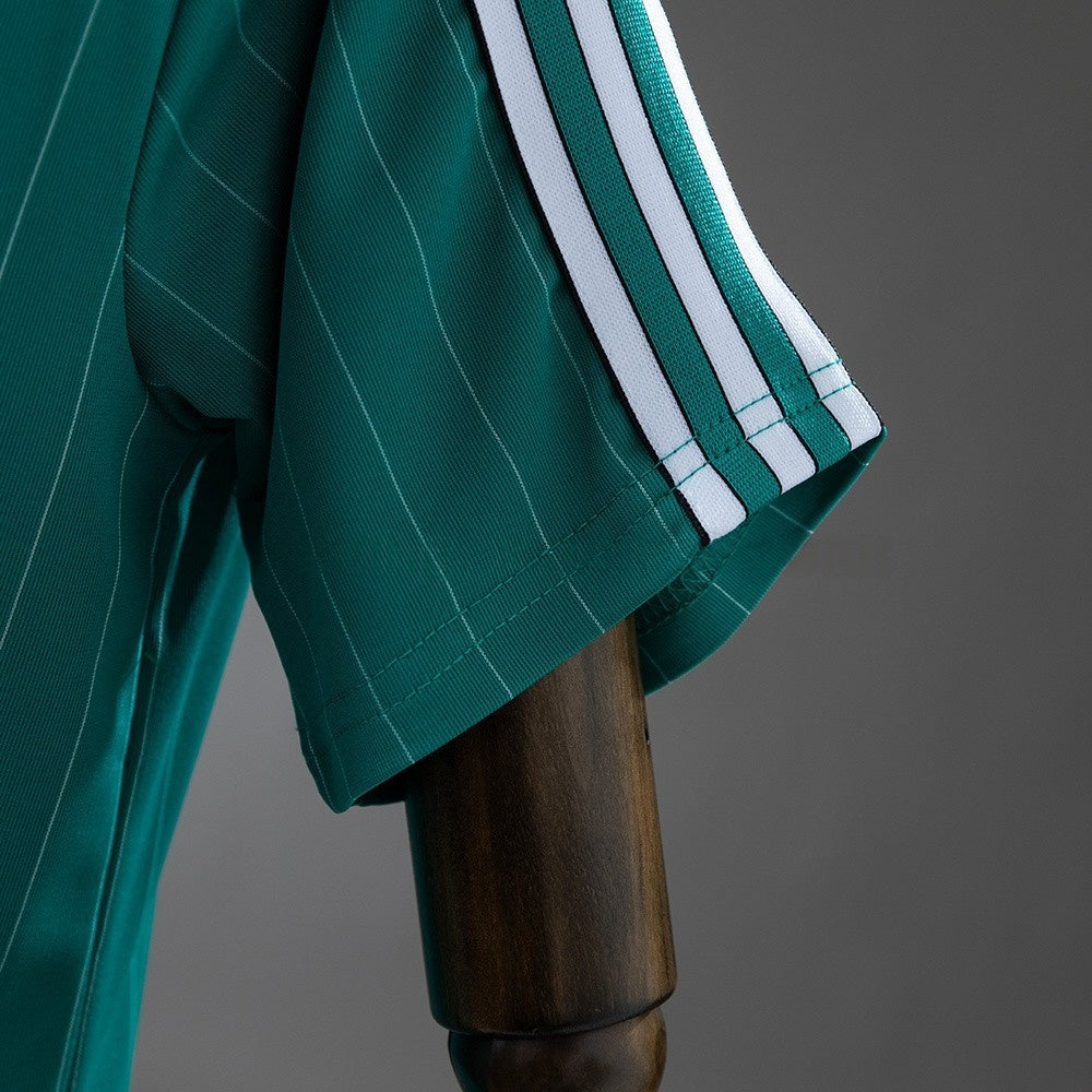 Liverpool Jersey 2025/26 Green Special Football Kit product image 3