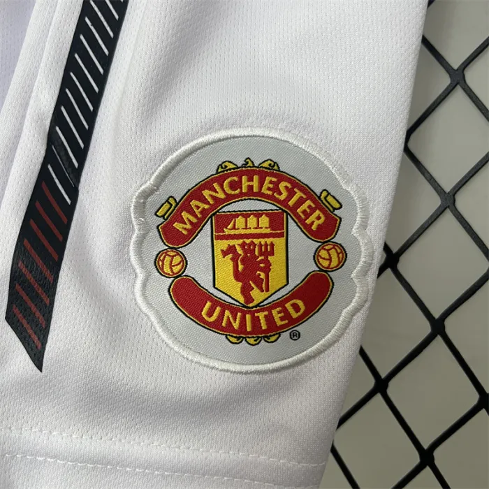 Retro Kids Manchester United Home Jersey 10/11 product image 8