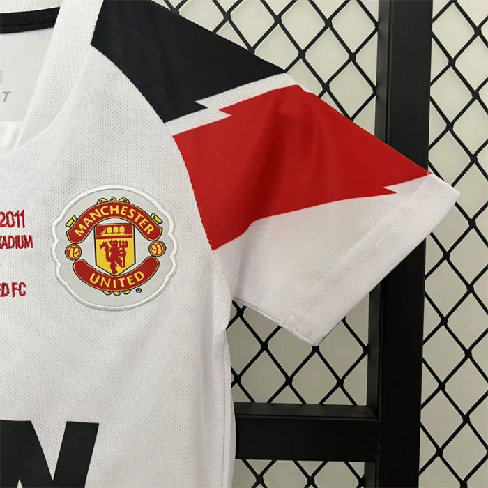 Retro Kids Manchester United Away Jersey 10/11 product image 3