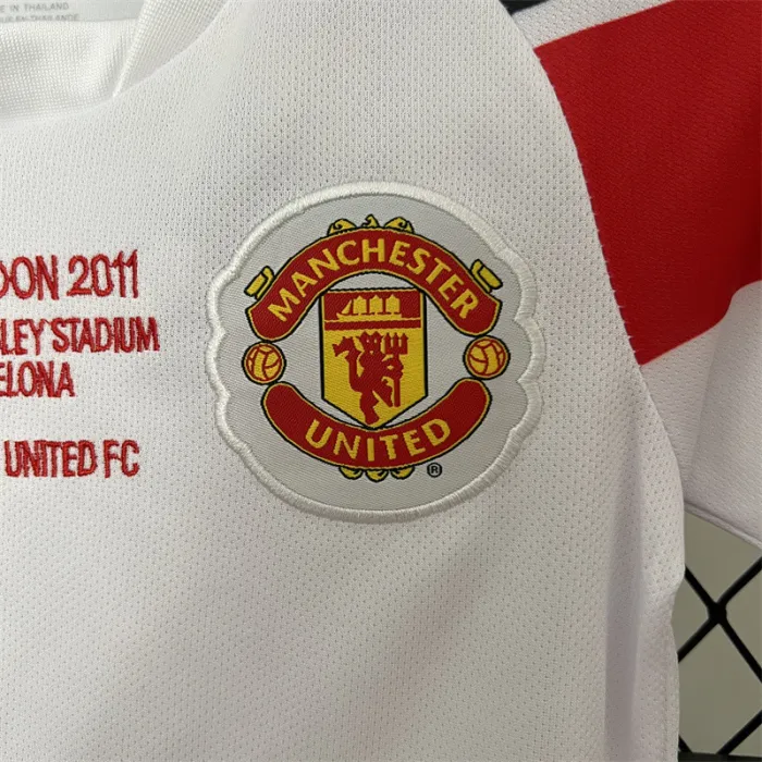 Retro Kids Manchester United Away Jersey 10/11 product image 4