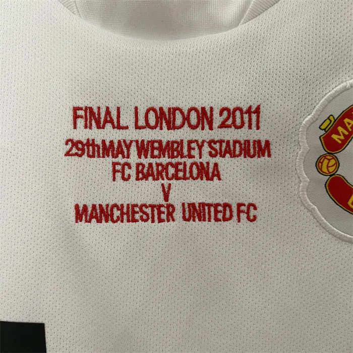 Retro Kids Manchester United Away Jersey 10/11 product image 5