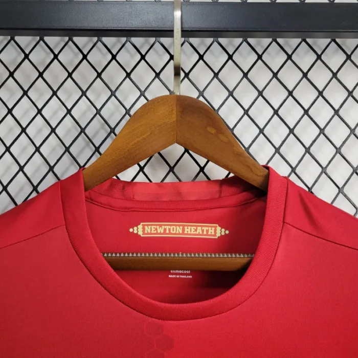 Retro Manchester United Home Kit 16/17 Football Jersey product image 4