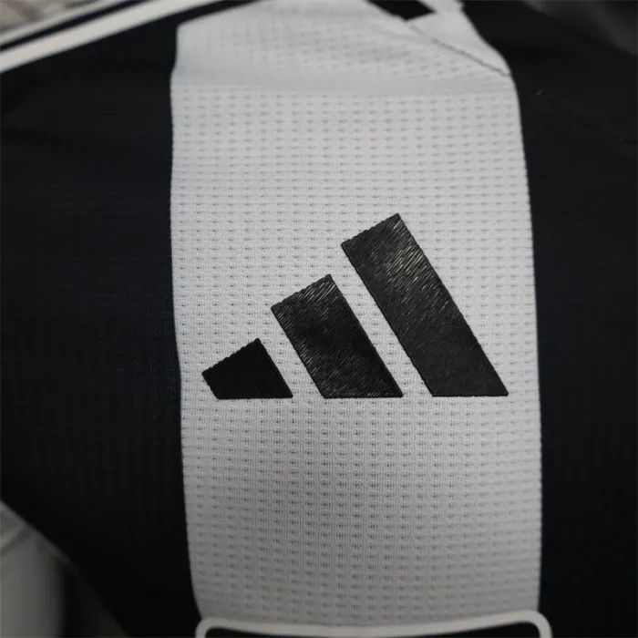 Player Version Newcastle United Home Kit 24/25 Football product image 4