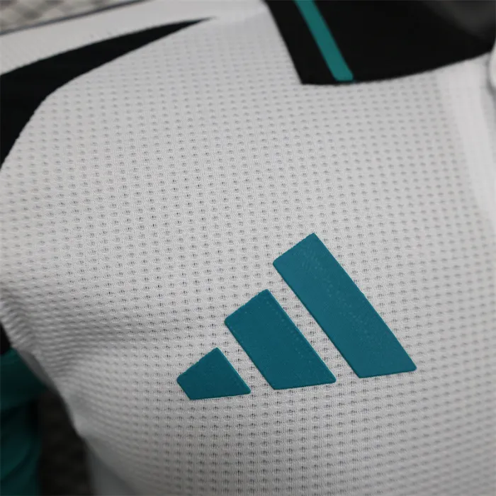 Player Version Newcastle United Third Kit 24/25 Football product image 4