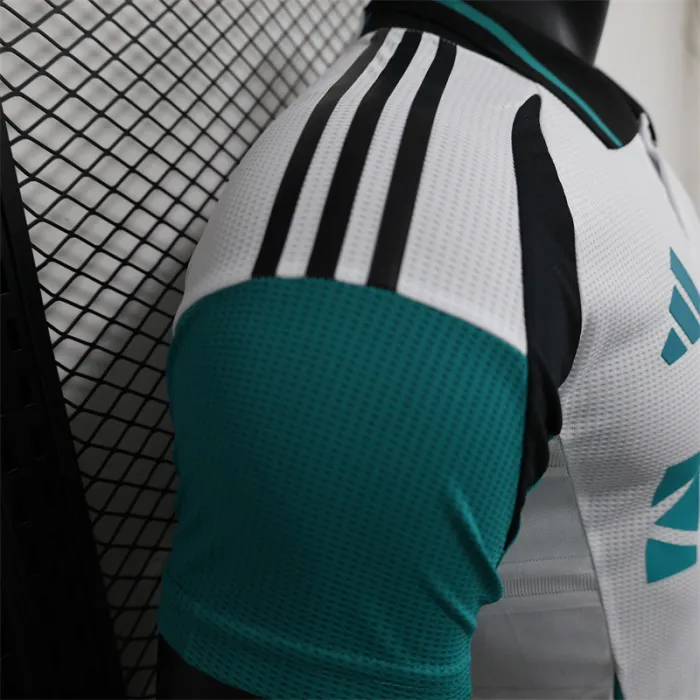Player Version Newcastle United Third Kit 24/25 Football product image 6