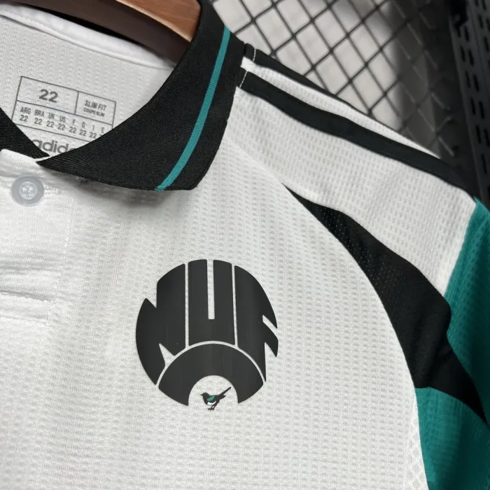 Kids Newcastle United Third Kit 24/25 Football Jersey product image 4